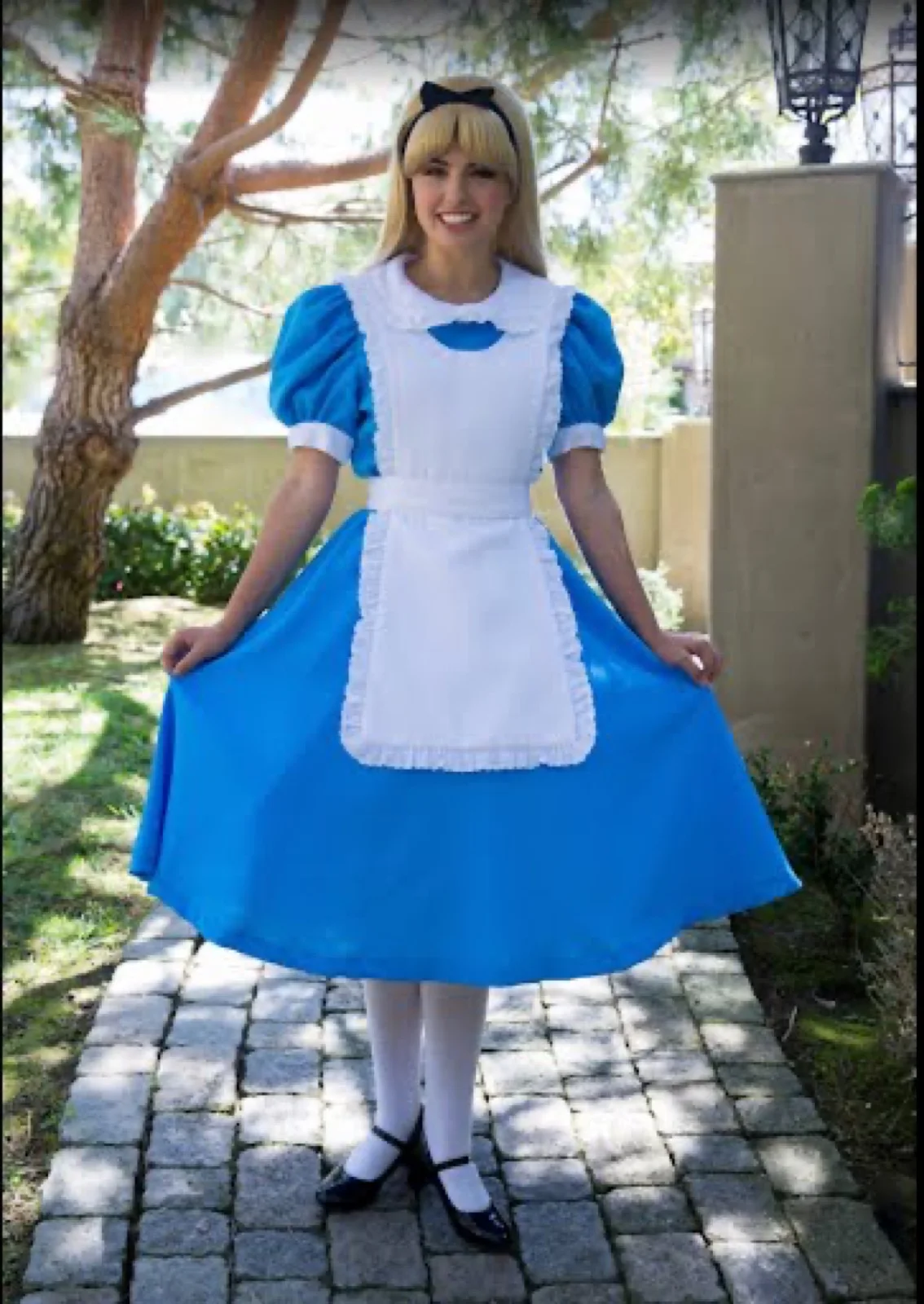 Wonderland Girl party character in Cincinnati