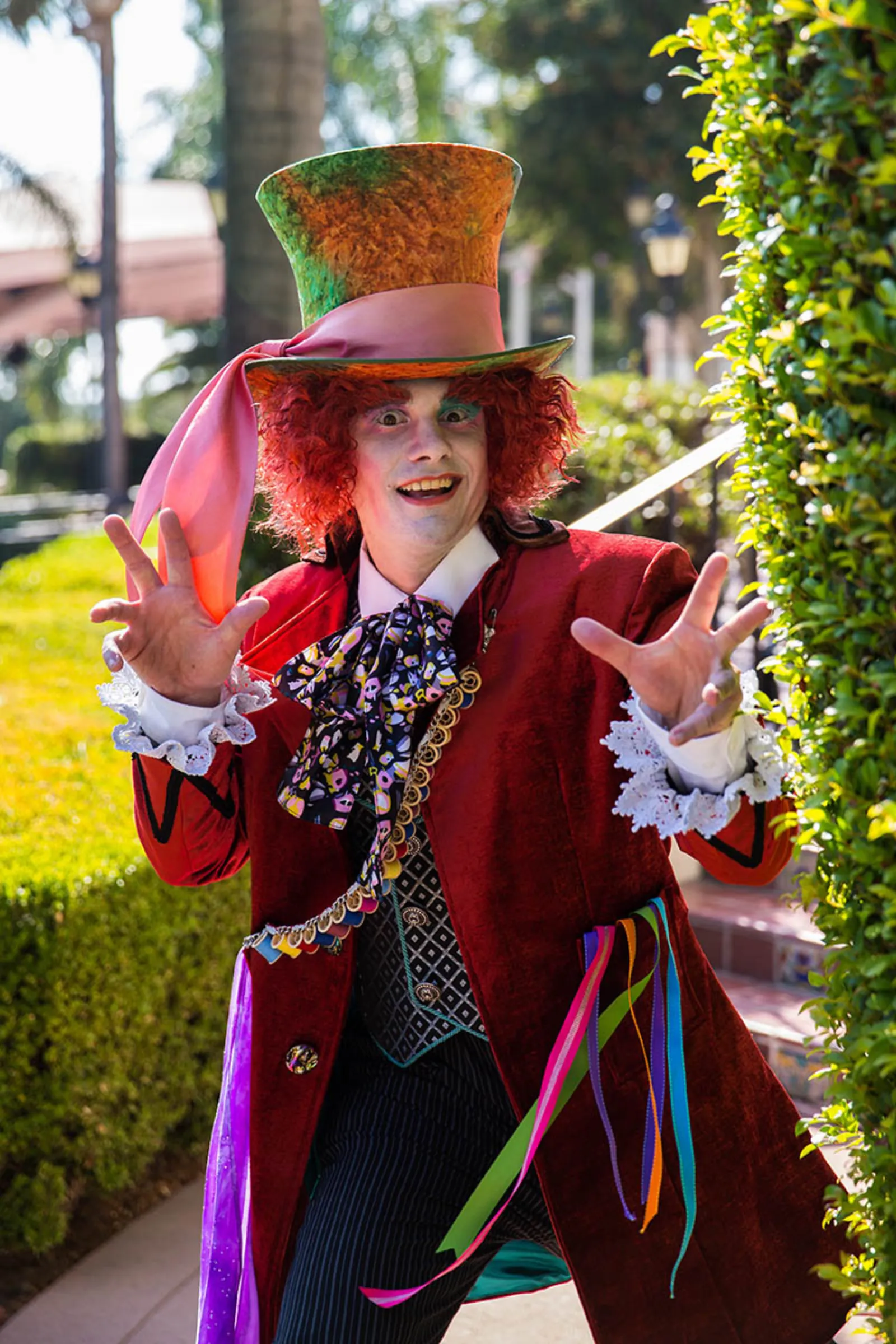 Mad Scientist – Looking Glass party character in Cincinnati